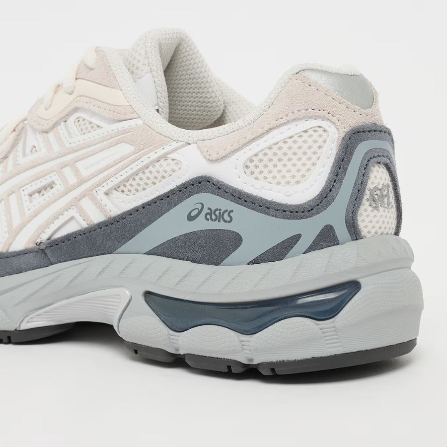 Asics Sneakers da donna 1204A175