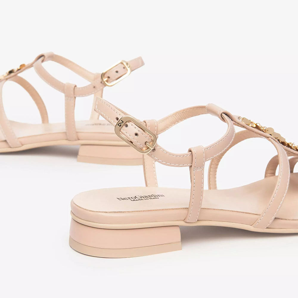 Nerogiardini Sandalo basso da donna in pelle