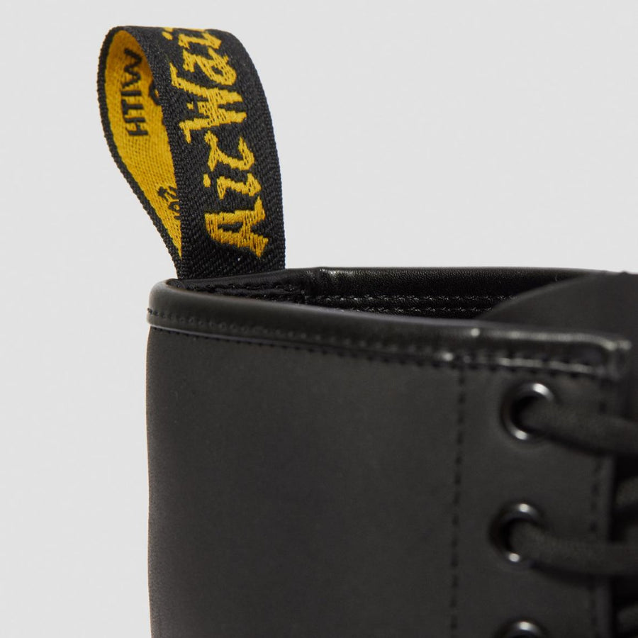 DR. MARTENS 1460 GREASY