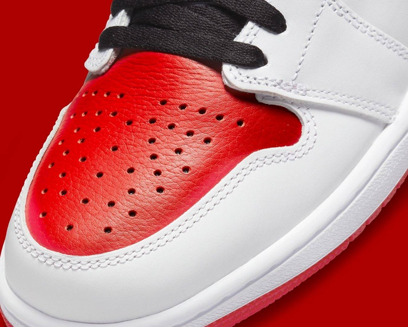 NIKE AIR JORDAN 1 RETRO HIGH OG 555088-161