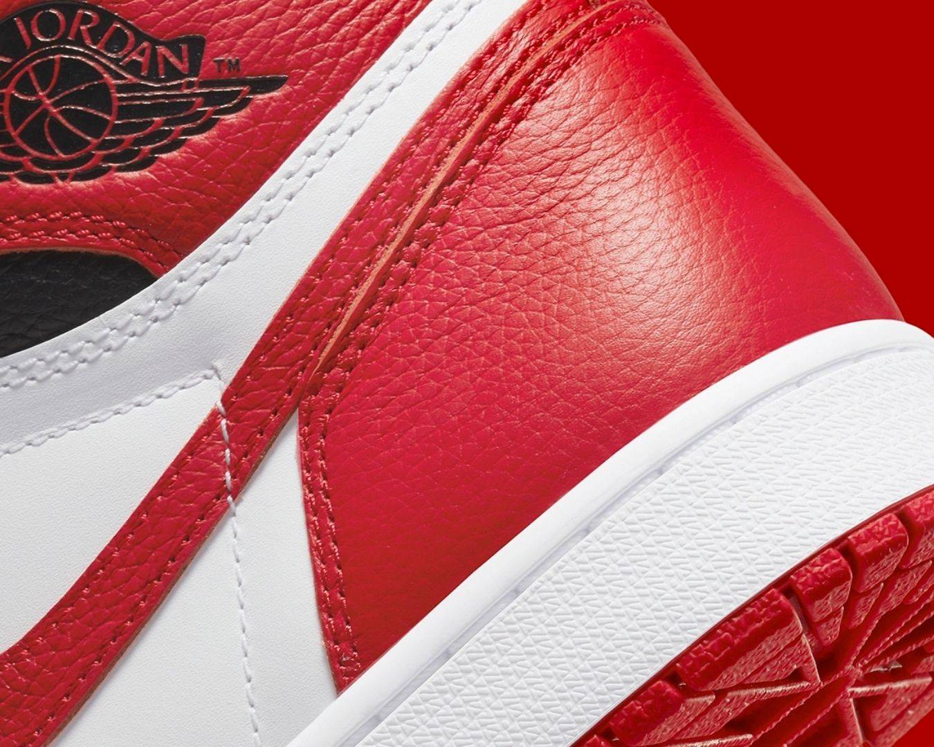 NIKE AIR JORDAN 1 RETRO HIGH OG 555088-161