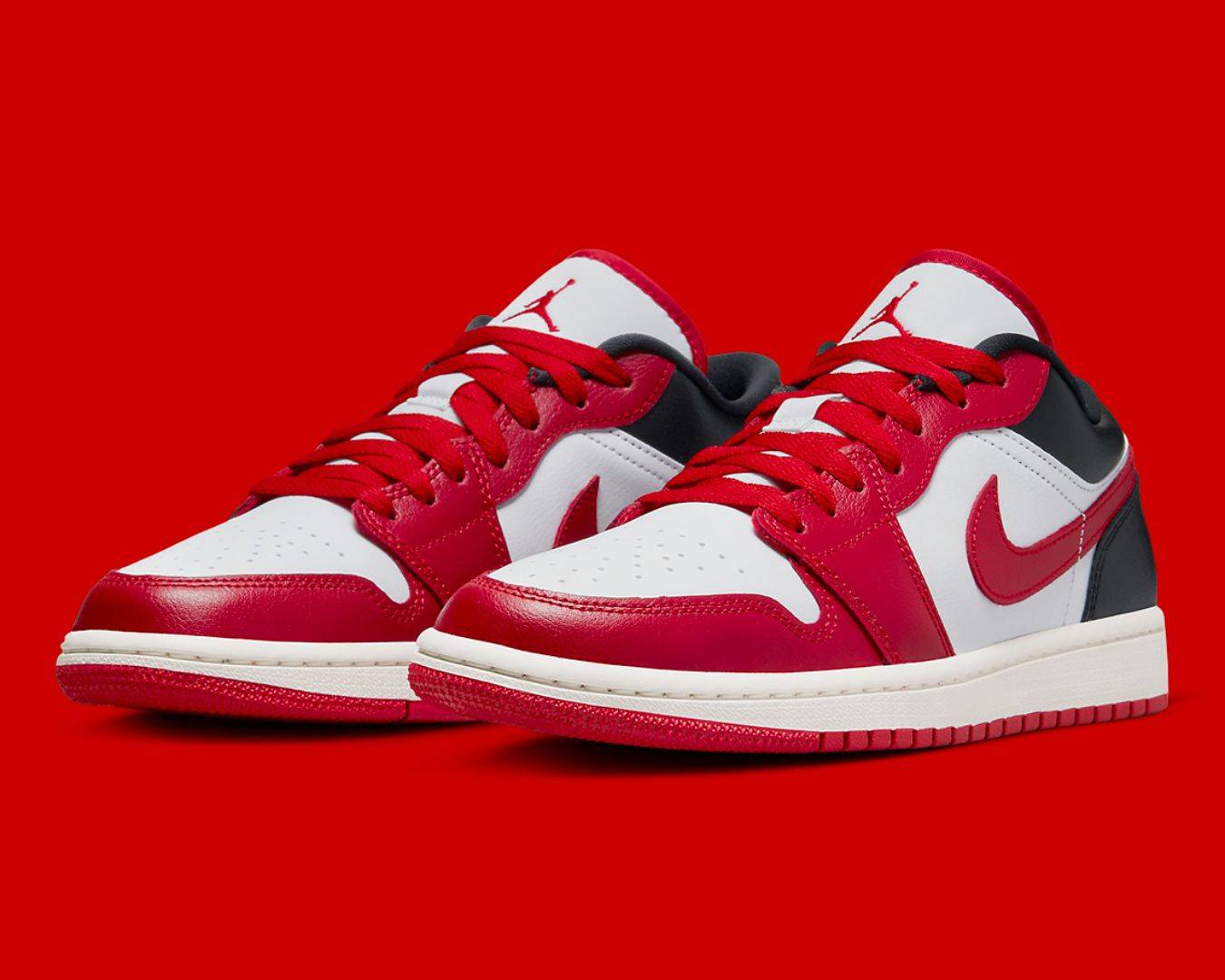 NIKE WMNS AIR JORDAN 1 LOW DC0774-160