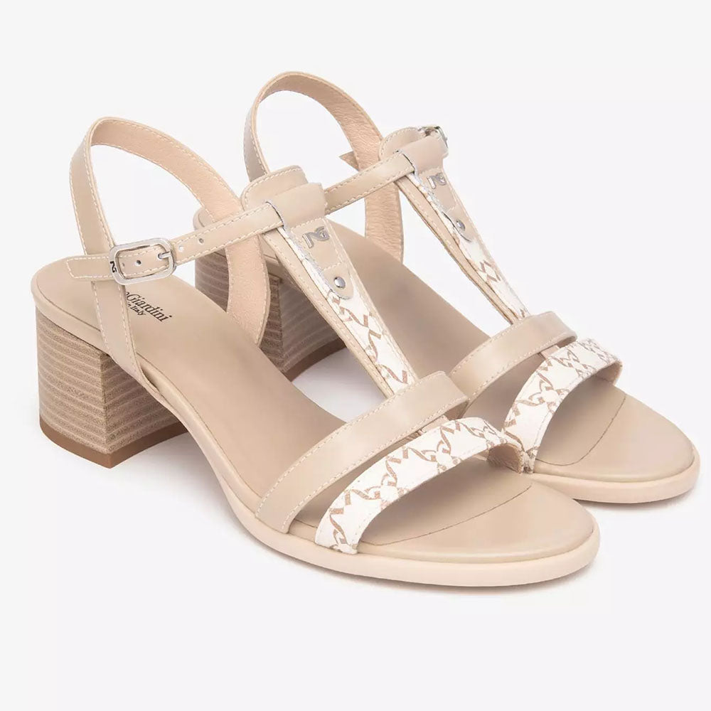 Nerogiardini Sandalo da donna in pelle