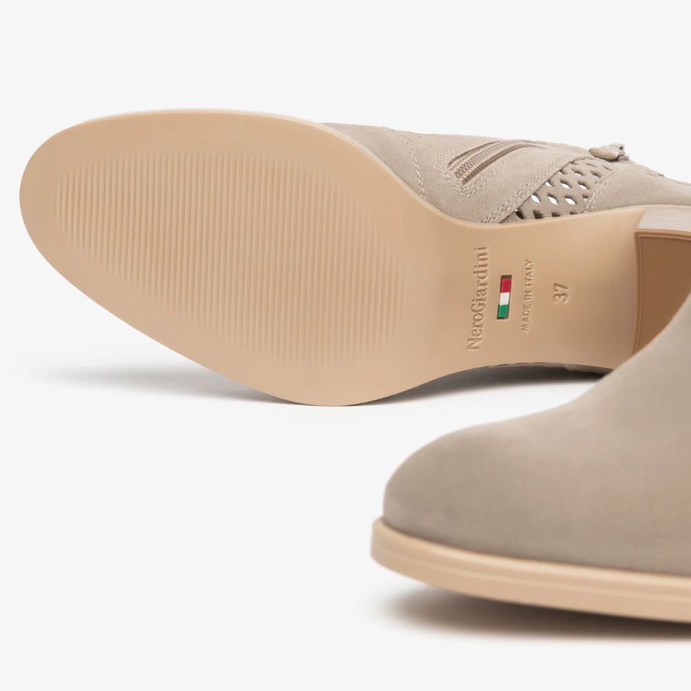 Nerogiardini Stivaletto da donna E615110D