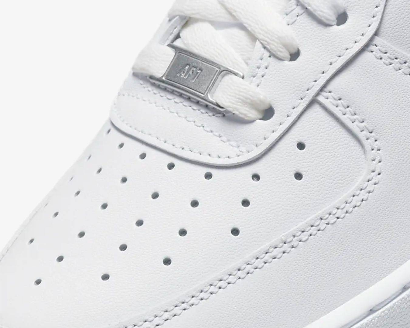NIKE AIR FORCE 1 '07 CW2288-111