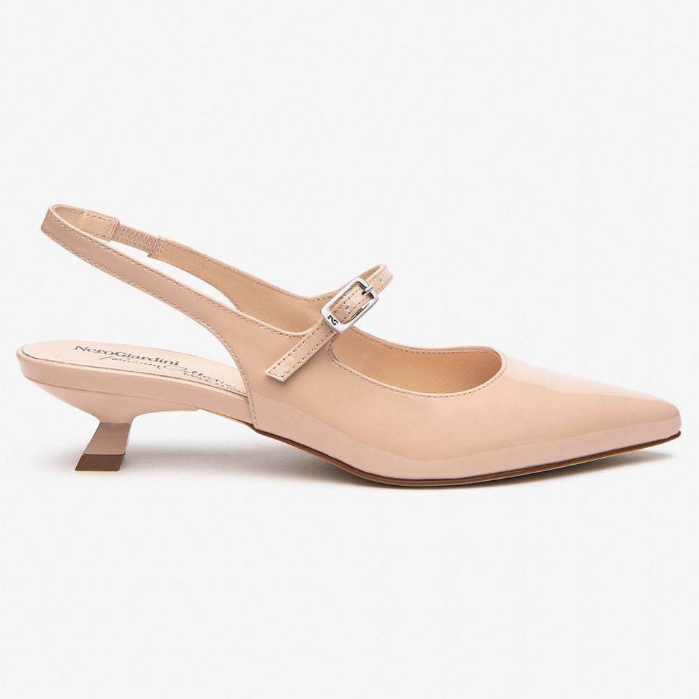Nerogiardini Chanel da donna E512261DE